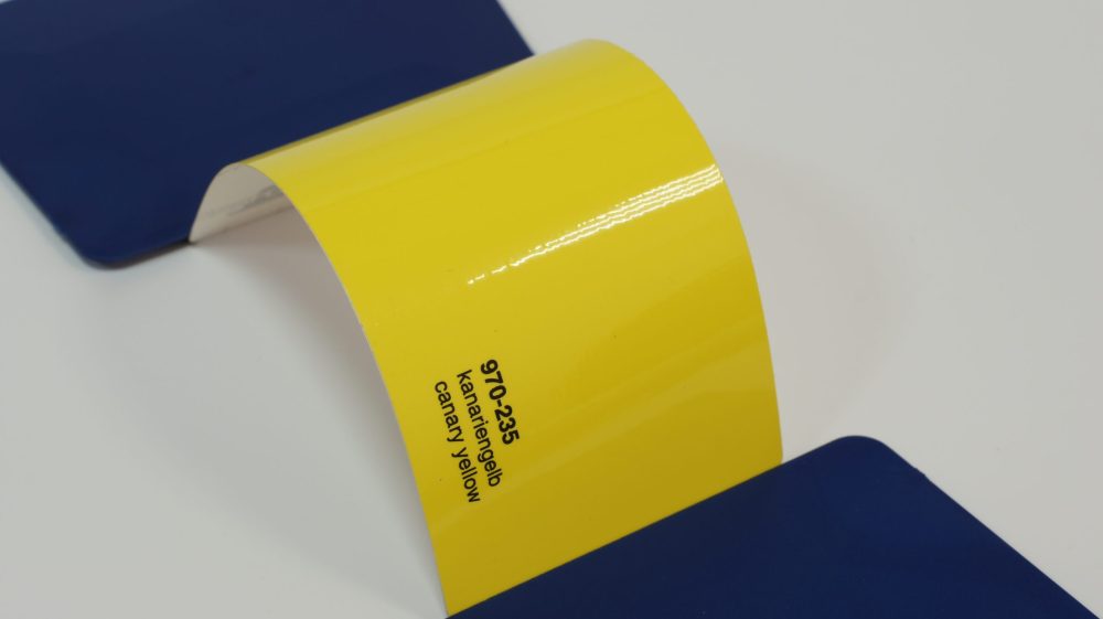 Автовинил Oracal 970-235 canary yellow желтый глянец
