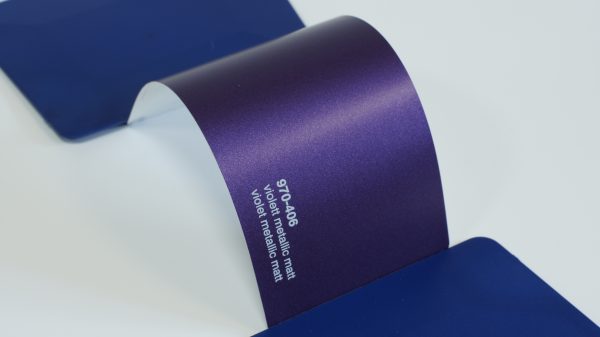 ultraviolet Автовинил Oracal 970-406 violett metallic matt; violet metallic