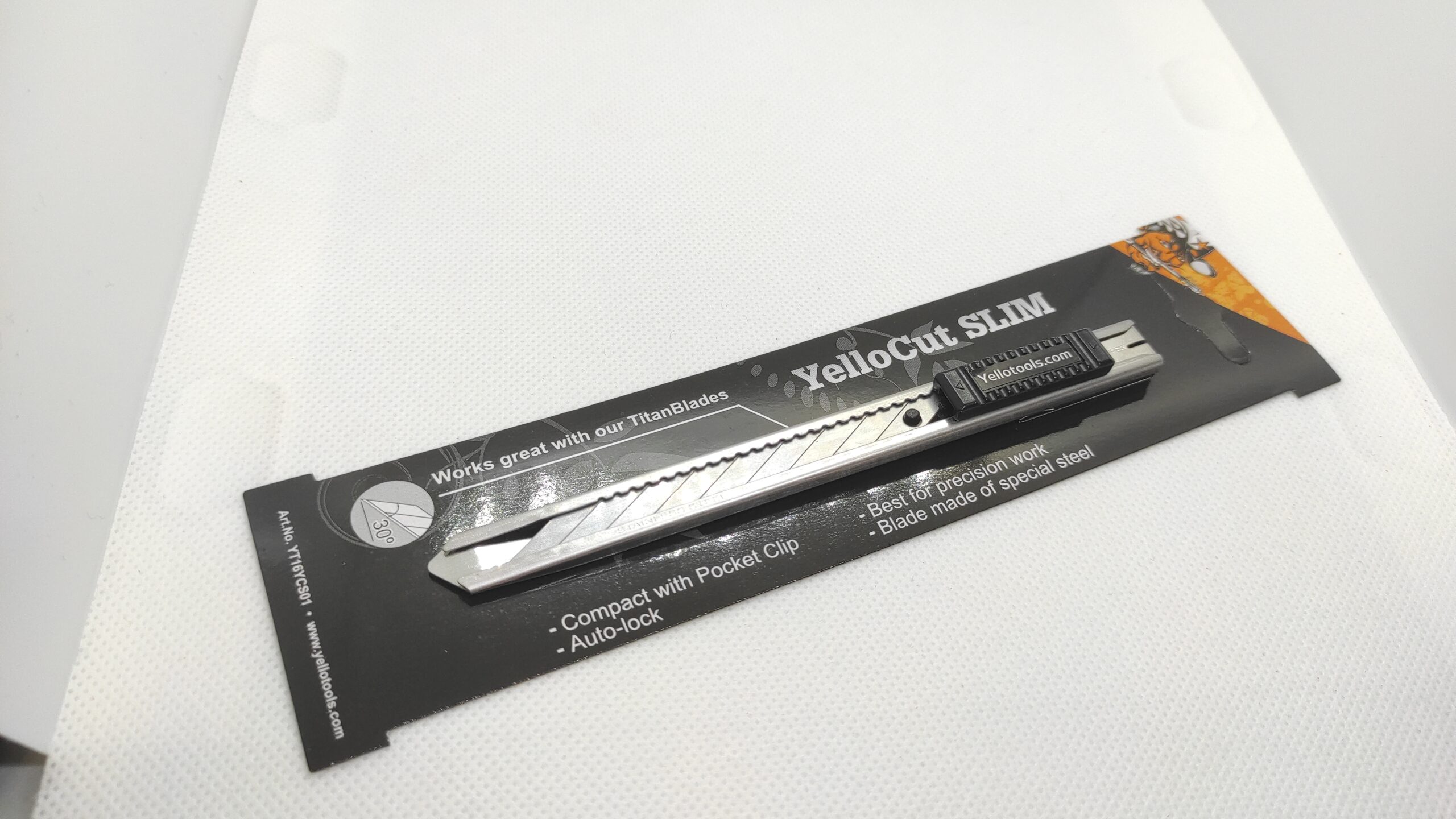 Нож YelloCut Slim c автофиксатором, лезвия 9 мм