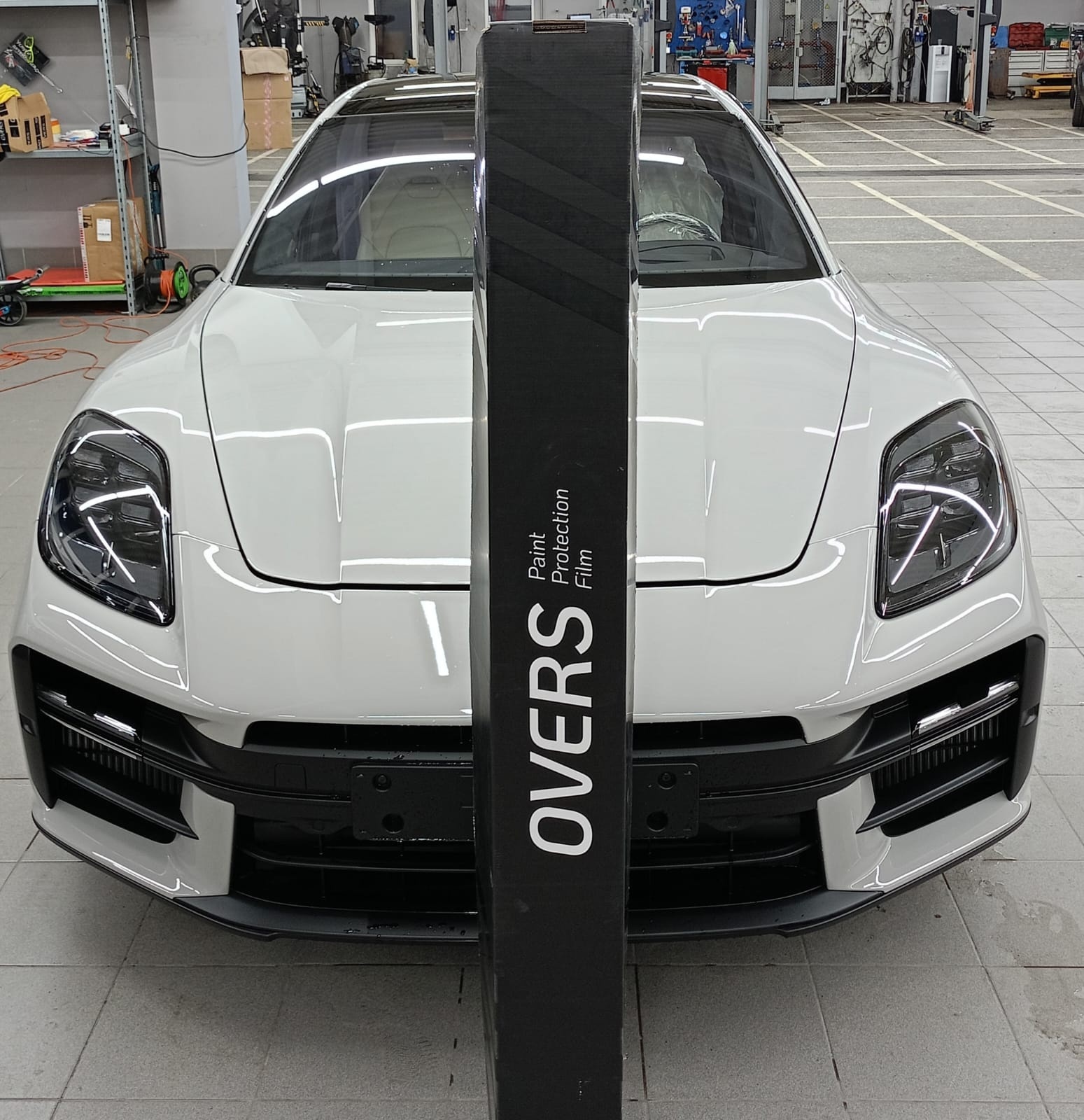 Полиуретановая пленка Overs Gloss PPF HT190 мкр. Рулон 1,52 х 15м для белых авто